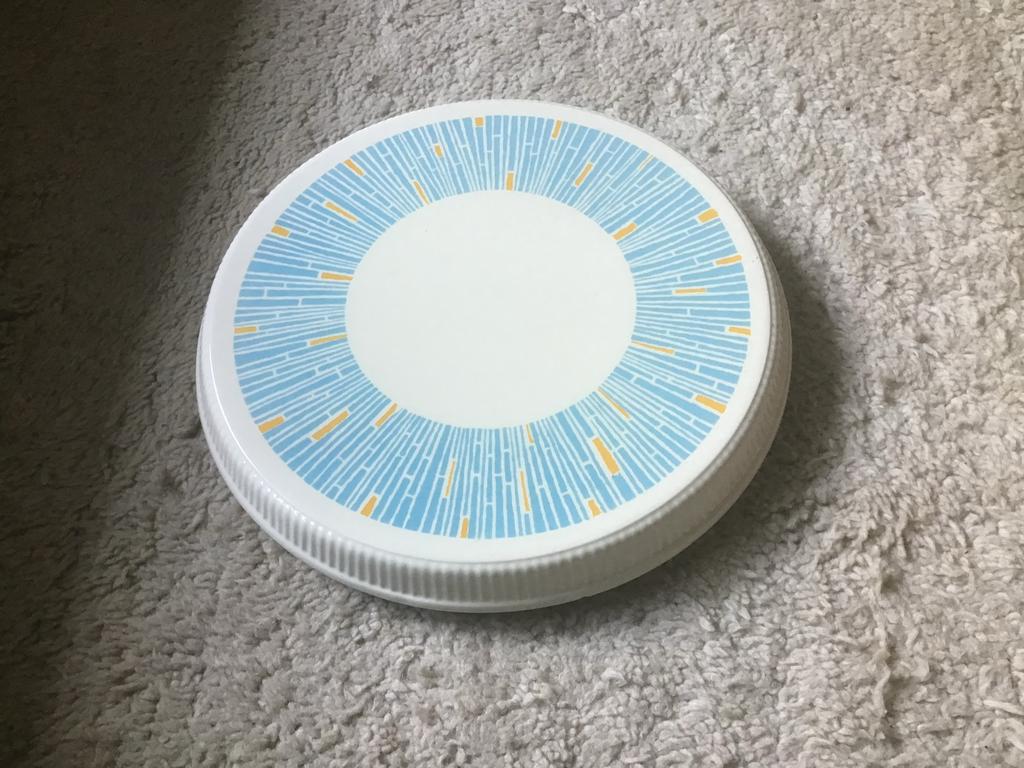 Emaille  draai plateau met blauw en geel patroon opbr giro55, Ophalen of Verzenden