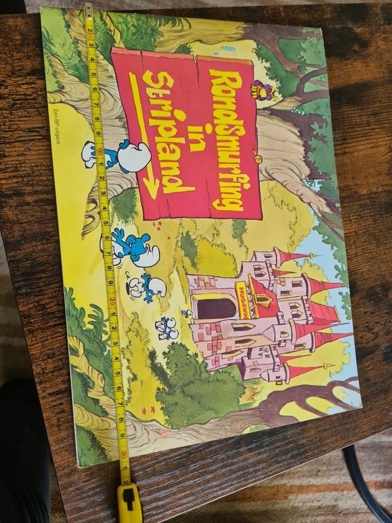 BP Uitgave: Smurfen in Stripland Plakplaatjesmuseum, Eén stripboek, Ophalen of Verzenden, Zo goed als nieuw, Peyo