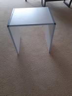 Compact wit bijzettafeltje / nachtkastje, Ophalen, Minder dan 55 cm, Gebruikt, Modern