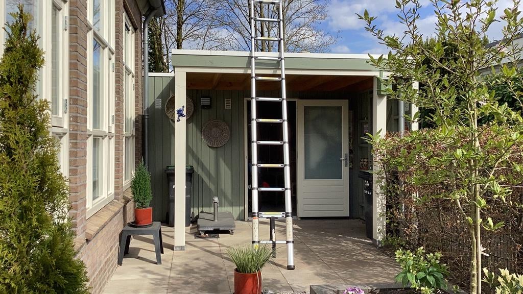 Uitschuifladder 3.30 meter, Doe-het-zelf en Verbouw, Ladders en Trappen, Ophalen of Verzenden, Zo goed als nieuw, Ladder, Opvouwbaar of Inschuifbaar