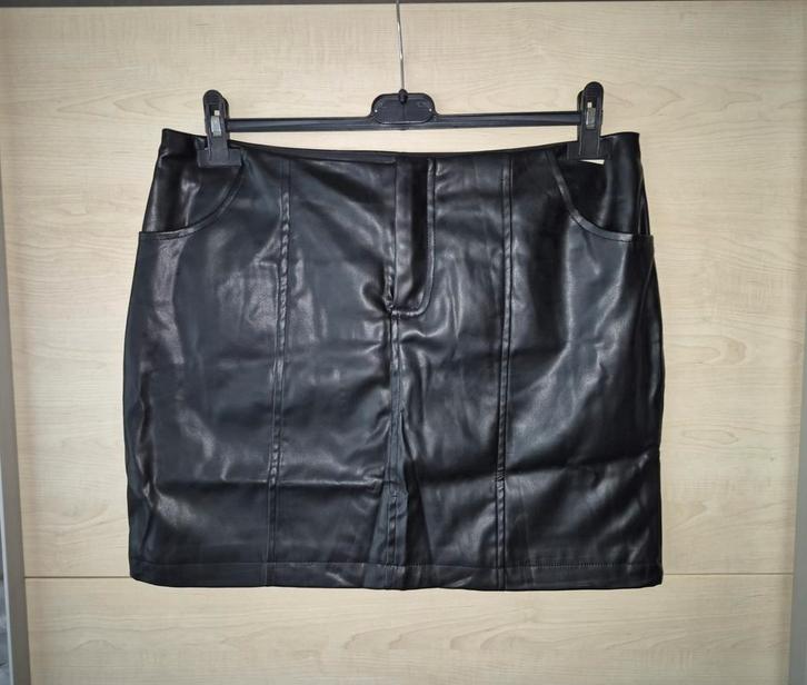 Leren rok mt L pu materiaal, Kleding | Dames, Rokken, Nieuw, Maat 42/44 (L), Zwart, Boven de knie, Verzenden