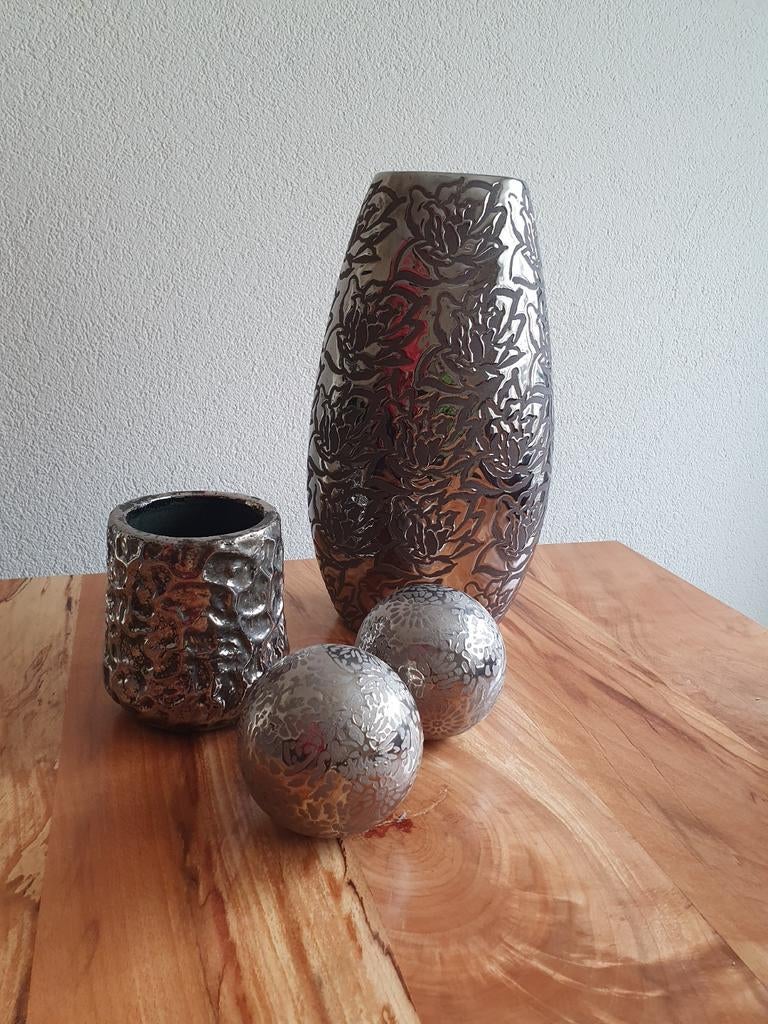 Vaas pot en decoratieballen, Ophalen, Overige kleuren, Aardewerk of Porselein, Zo goed als nieuw