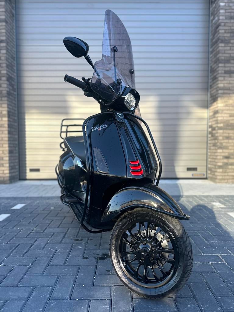 Vespa sprint | full option! | black on black |, Ophalen, Zo goed als nieuw, 50 cc, Maximaal 25 km/u
