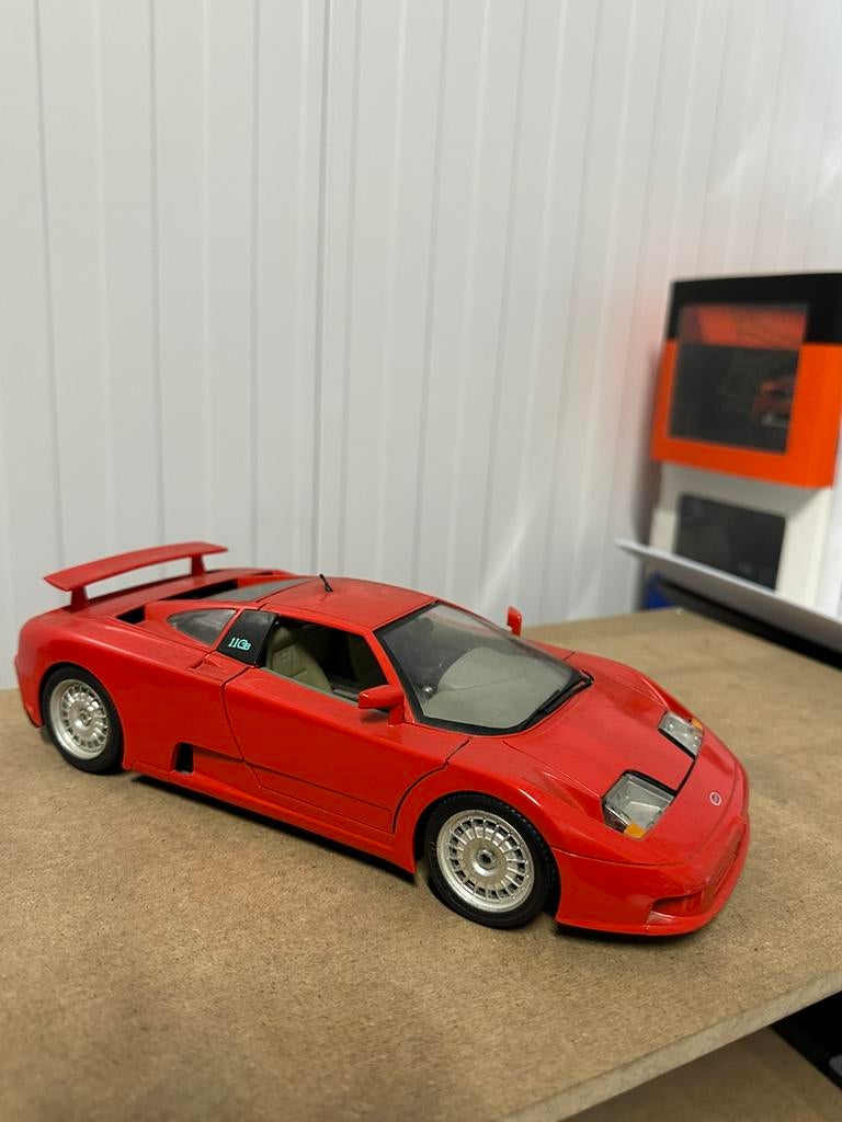 Bugatti 11GB modelauto 1:18 Bburago, Hobby en Vrije tijd, Modelauto's | 1:18, Ophalen of Verzenden, Zo goed als nieuw, Auto, Bburago