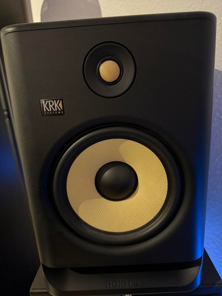 2 x KRK Rokit 8 G4, Zo goed als nieuw, 120 watt of meer, Front, Rear of Stereo speakers, Ophalen