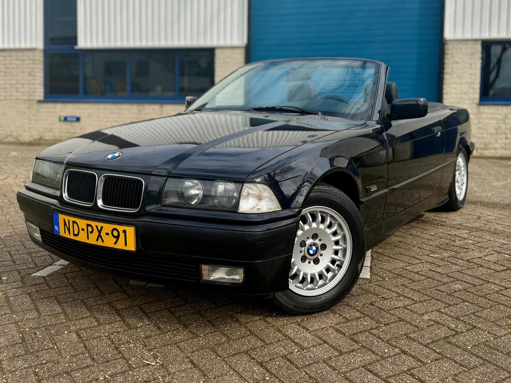 BMW 3-serie Cabrio 320i Executive, Auto's, Automaat, Achterwielaandrijving, Zwart, 4 stoelen