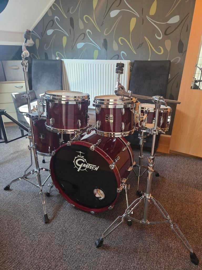 Gretsch Renown Pure Wood Shellset incl. snare - Cherry Red, Muziek en Instrumenten, Drumstellen en Slagwerk, Ophalen, Zo goed als nieuw