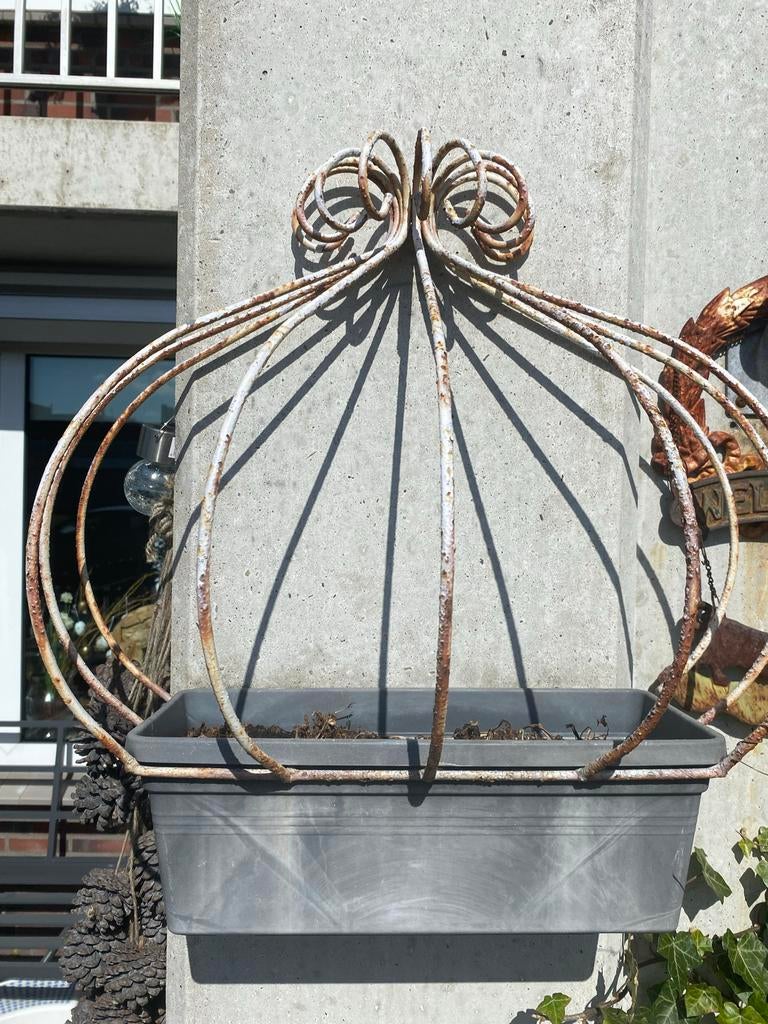 2x Bloembak houders metaal - Rustieke stijl…… ophalen, Gebruikt, Balkon, Minder dan 60 cm, Ophalen of Verzenden