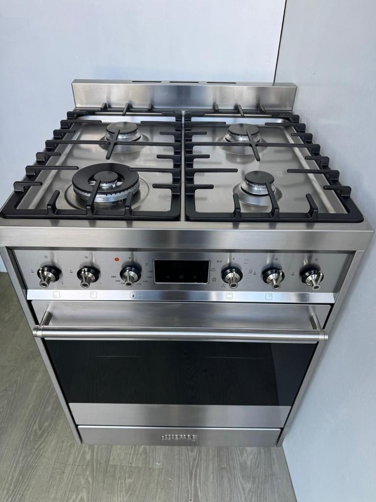 Smeg gasfornuis met elektrische oven zo goed als nieuw., Witgoed en Apparatuur, Fornuizen, Ophalen, 60 cm of meer, Grill, 4 kookzones