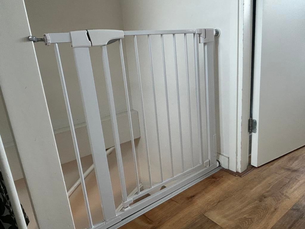 Two Security doors for stairs / pressure mounted, Kinderen en Baby's, Traphekjes, Ophalen of Verzenden, Zo goed als nieuw, Metaal of IJzer