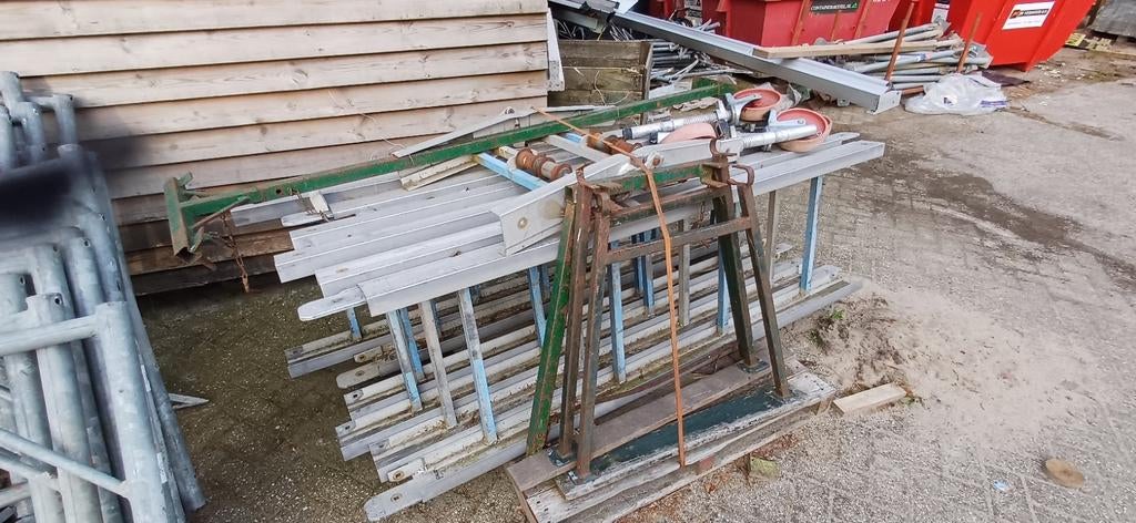 Pannenlift, Doe-het-zelf en Verbouw, Steigers, Ophalen of Verzenden, Overige typen, 5 meter of hoger