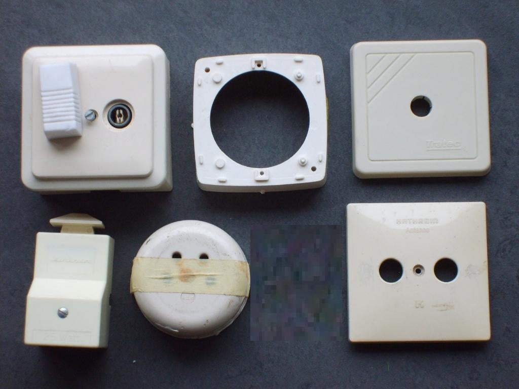 Diverse afdekkapjes voor tvdozen € 0,25 per stuk., Ophalen of Verzenden, Gebruikt, Stopcontact