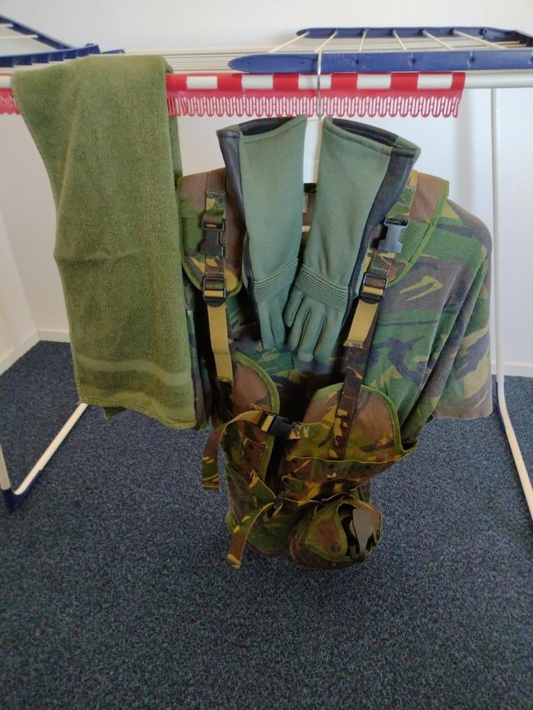 Militair camouflagevest met handschoenen en handdoek, Ophalen, Landmacht, Overige gebieden, Kleding of Schoenen