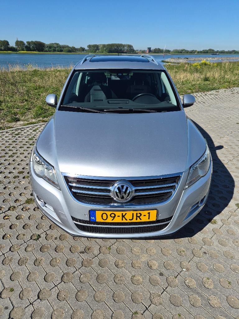 Volkswagen Tiguan 2.0 - camera-trekhaak-panoramadak, Auto's, Automaat, Stof, 4 cilinders, 1984 cc