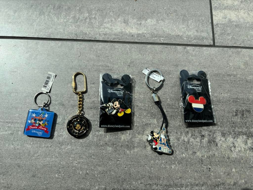 Disney sleutelhangers en buttons, Ophalen of Verzenden, Nieuw, Overige typen