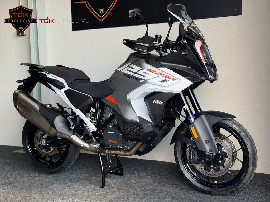 KTM 1290 SUPER ADVENTURE S 2024 2.324 KM (SUPER DUKE R), Motoren, 2 cilinders, Motorrijbewijs A, Bedrijf, 1301 cc
