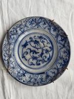 Oud delftsblauw wandbordje met relief, 20 cm, Ophalen of Verzenden