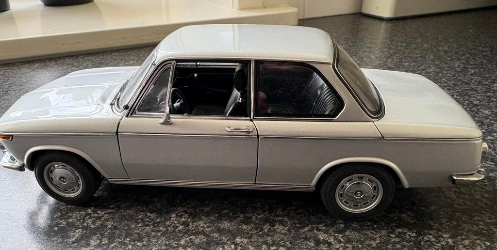 Autoart BMW 2002Ti Polaris Silver, Schaal 1:18, Ophalen of Verzenden, Zo goed als nieuw, Auto, Autoart