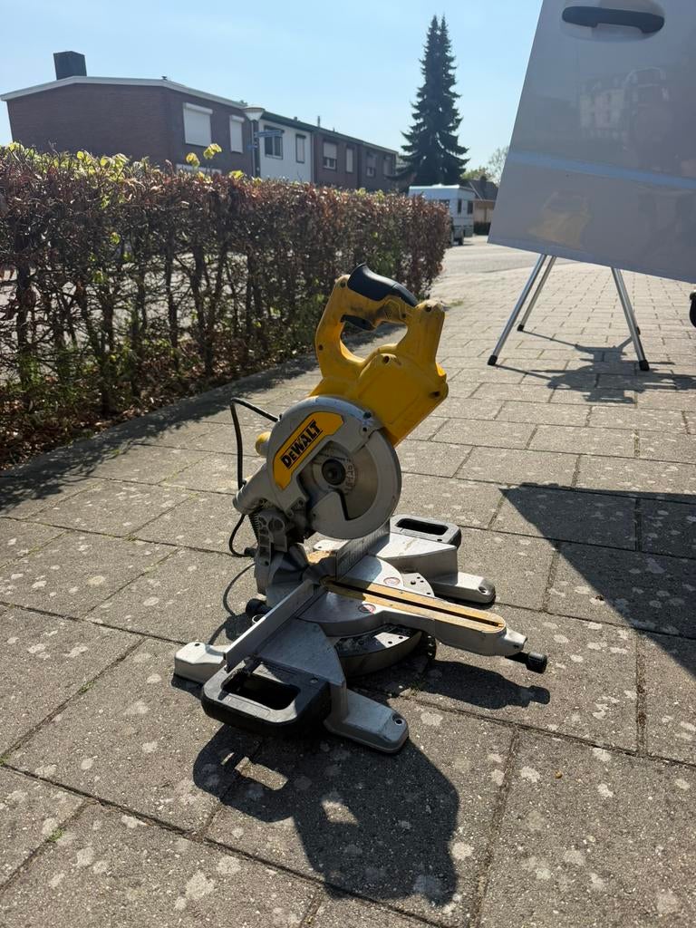 DeWalt afkortzaag verstekzaag DWS777 schakelaar defect, Gebruikt, ., 70 mm of meer, Ophalen of Verzenden