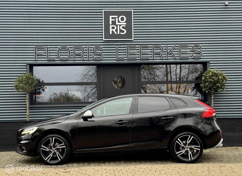 Volvo V40 2.0 T2 | R-Design| Led Koplampen | Camera | 2017, Voorwielaandrijving, Startonderbreker, Gebruikt, 4 cilinders