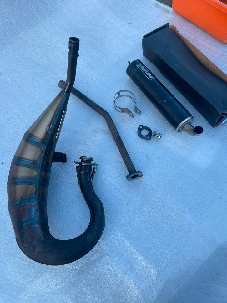 Yasuni HM cross uitlaat derbi / aprillia linksom, Fietsen en Brommers, Brommeronderdelen | Algemeen, Zo goed als nieuw, Uitlaat