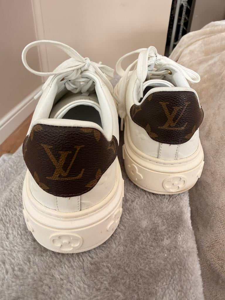 Louis Vuitton sneakers maat 39, Kleding | Dames, Schoenen, Ophalen of Verzenden, Zo goed als nieuw, Sneakers of Gympen