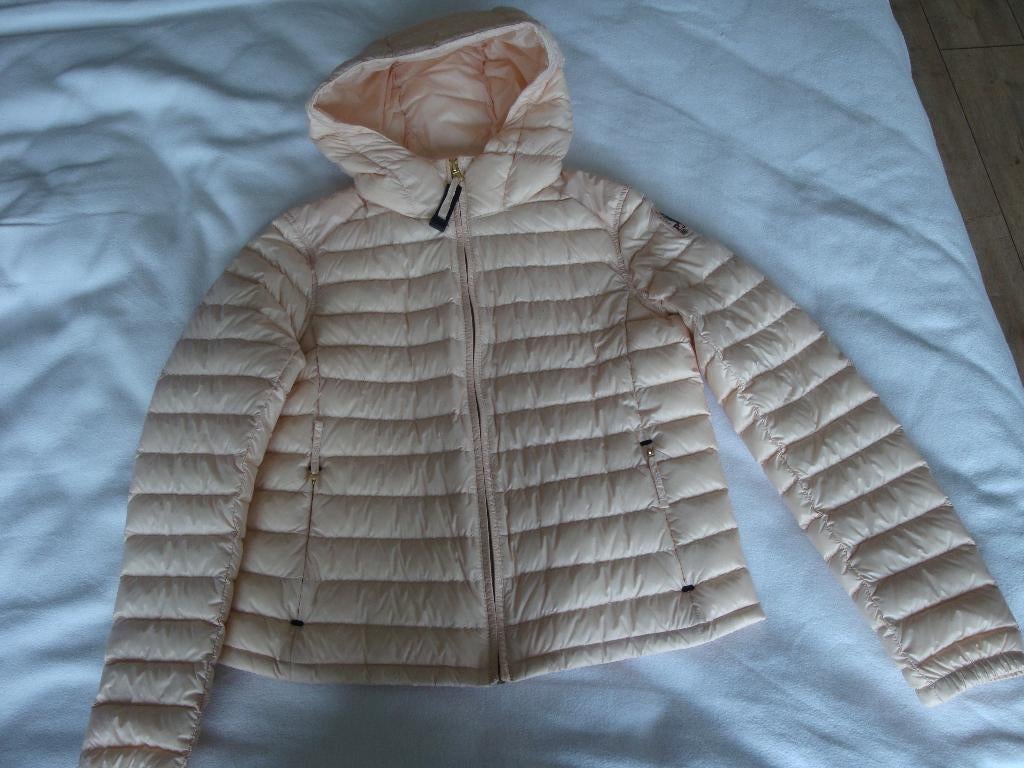 Maat 10 ( 140 ). Nieuwe PARAJUMPERS jas voor meisjes., Kinderen en Baby's, Kinderkleding | Maat 140, Meisje, Nieuw, Ophalen of Verzenden