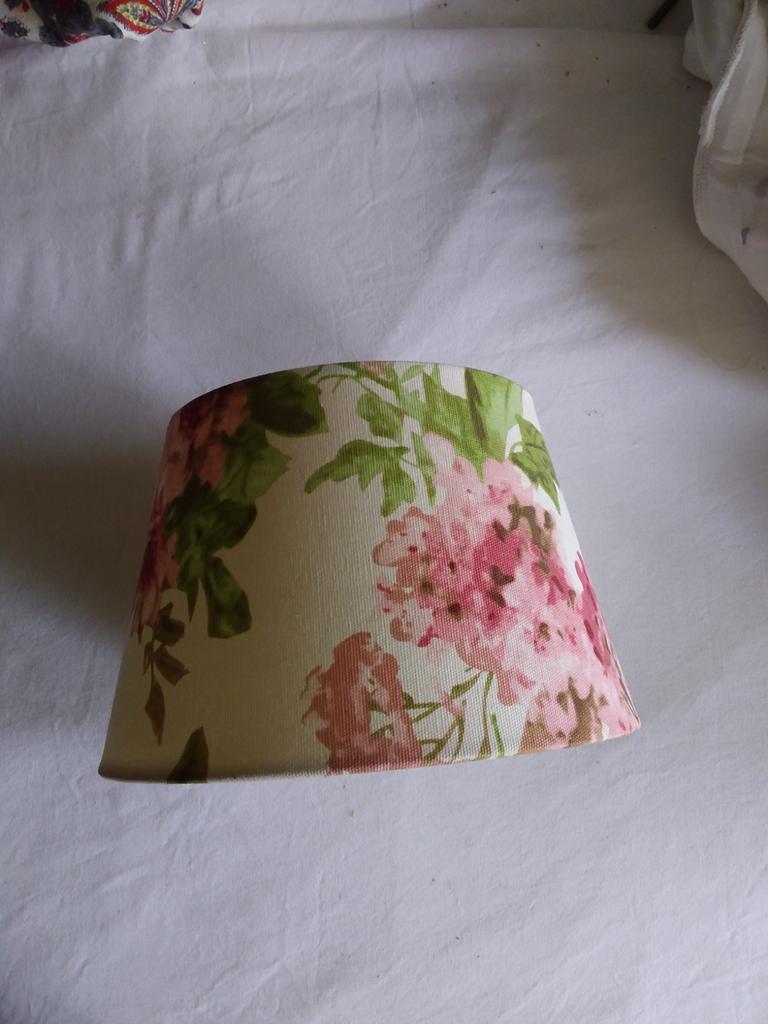 Vintage Laura Ashley lampenkap linen handmade pink hydrangea, Ophalen of Verzenden, Rond, Minder dan 25 cm