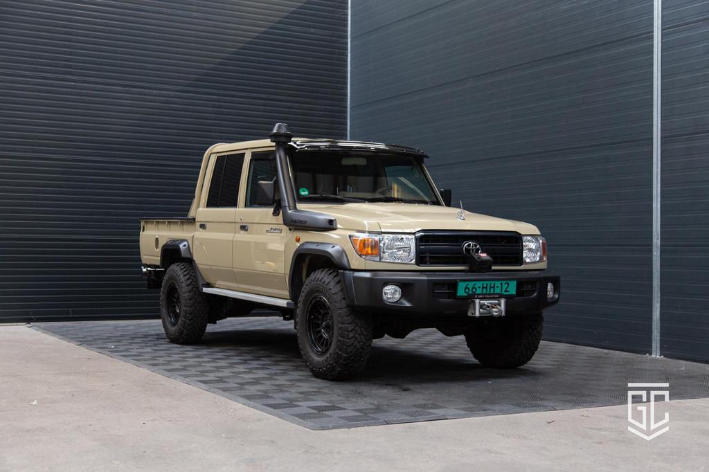 Toyota LandCruiser GRJ79 Double Cab LX, Auto's, Toyota, 228 pk, Stof, Beige, Handgeschakeld