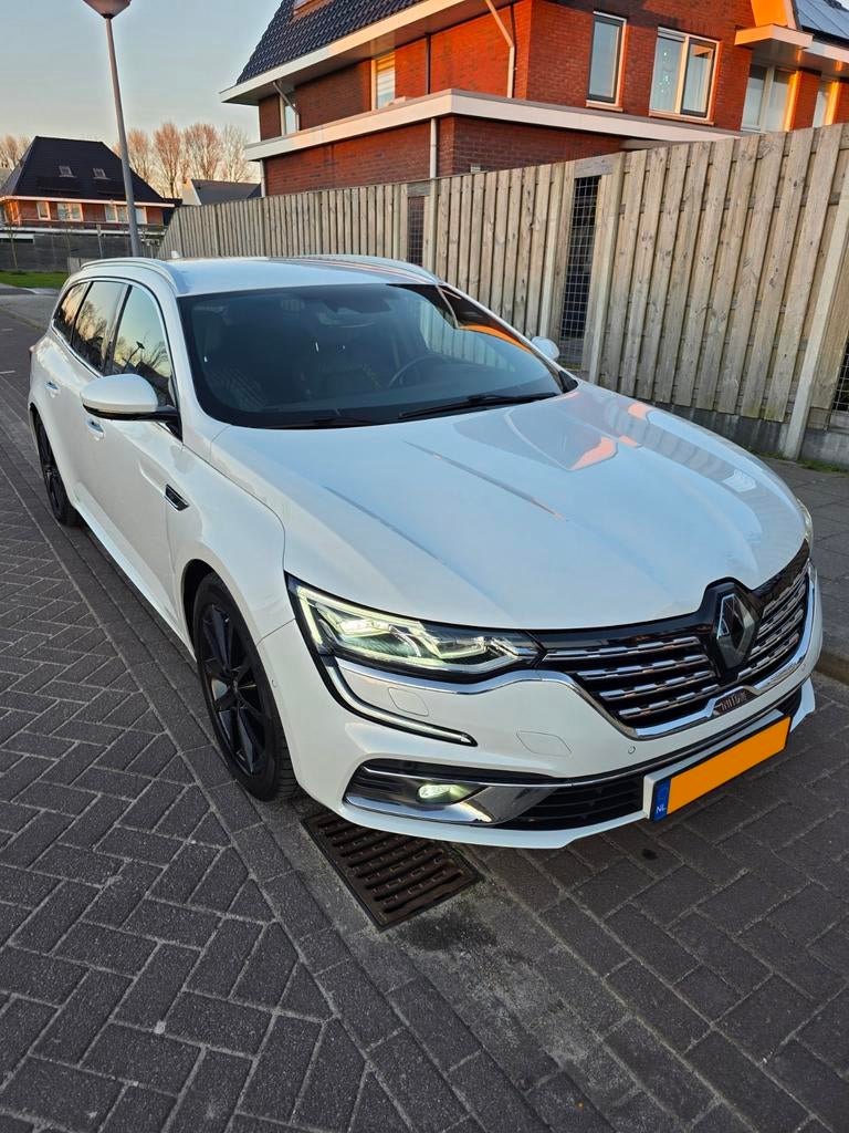Zeer luxe ​Renault Talisman Est 1.3 TCe INITIALE PARIS 2022, 1414 kg, 4 cilinders, 160 pk, Leder