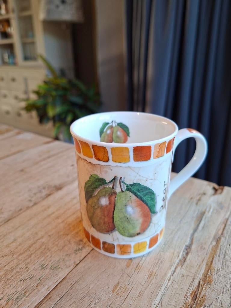Duchess Fine Bone China mok - Pear & Cherry - Engeland, Ophalen of Verzenden, Zo goed als nieuw, Overige stijlen, Kop(pen) en/of Schotel(s)
