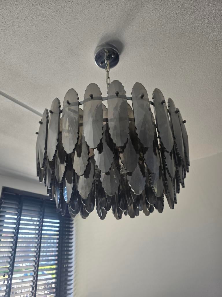 Moderne hanglamp met glazen bladeren, Huis en Inrichting, Lampen | Hanglampen, Zo goed als nieuw, Minder dan 50 cm, Glas, Metaal