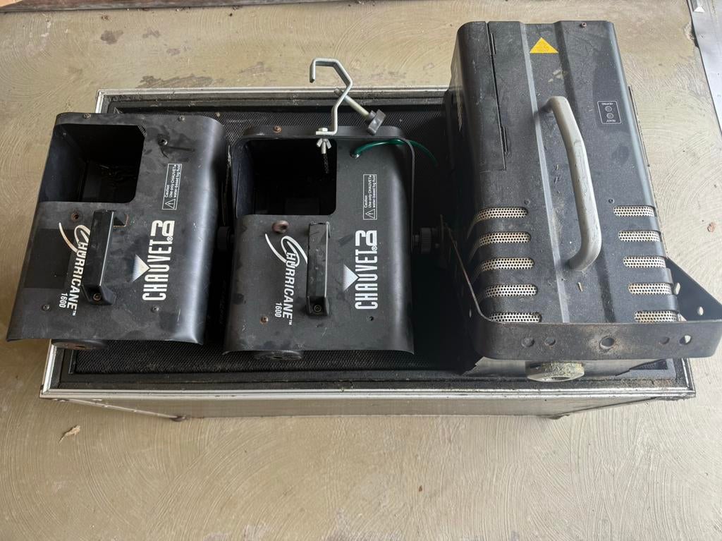 3x defecte rookmachine martin magnum 1800 /chauvet, Muziek en Instrumenten, Licht en Laser, Ophalen of Verzenden, Zo goed als nieuw