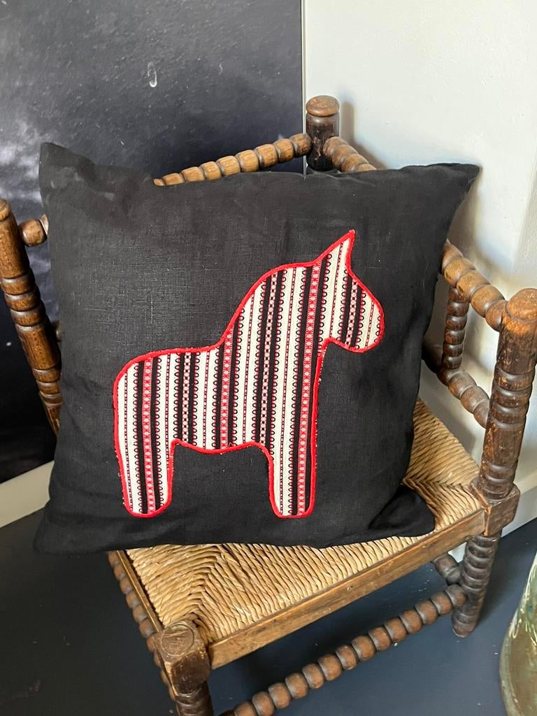 Zweeds kussen met paard, Ophalen of Verzenden, Zo goed als nieuw