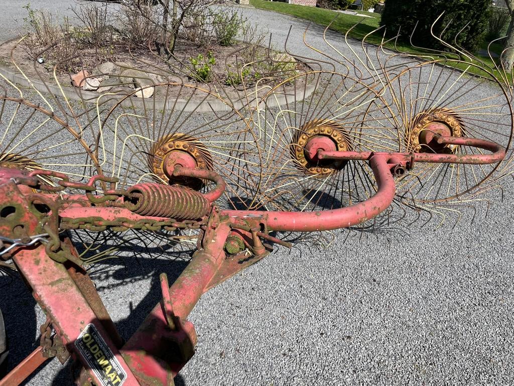 Te koop Acrobaat hark, Zakelijke goederen, Agrarisch | Werktuigen, Ophalen, Oogstmachine