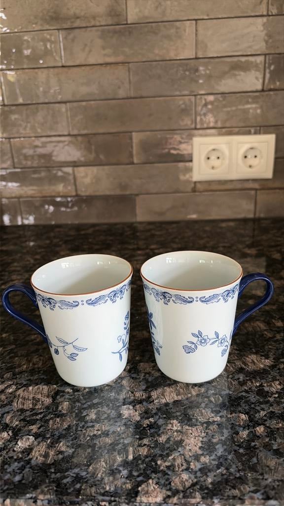 2 Rörstrand Sweden Ostindia bekers, Ophalen of Verzenden, Zo goed als nieuw, Overige stijlen, Kop(pen) en/of Schotel(s)