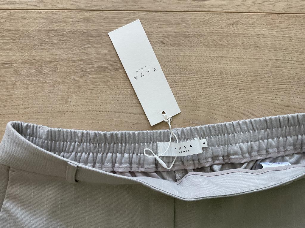 Yaya Broek mt.42 nieuw grijs, Maat 42/44 (L), Nieuw, Ophalen of Verzenden, Yaya
