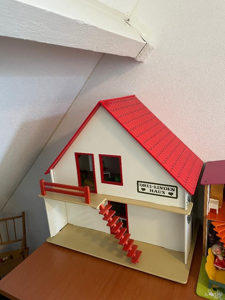 Poppenhuis Drei Linden Haus van VERO jaren ‘70 incl. meubels, Ophalen, Zo goed als nieuw, Poppenhuis