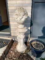 Betonnen pilaar met fruitmand, Ophalen, Gebruikt, Beton