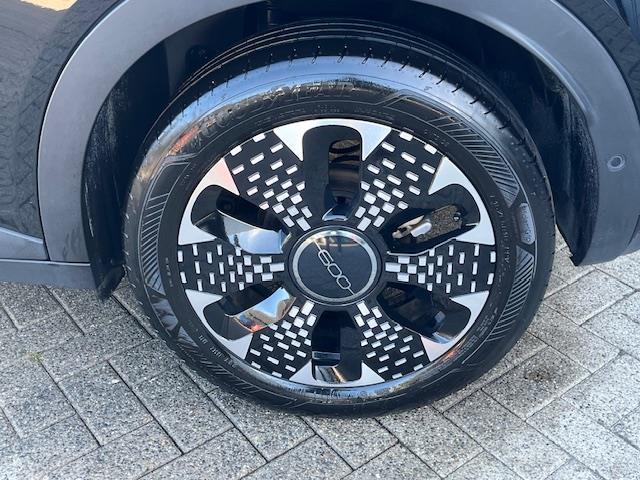 Fiat 600 1.2 Hybrid La Prima Aut. *alle opties *fabrieksgar., Auto's, Fiat, 101 pk, Gebruikt, 1199 cc, 620 kg