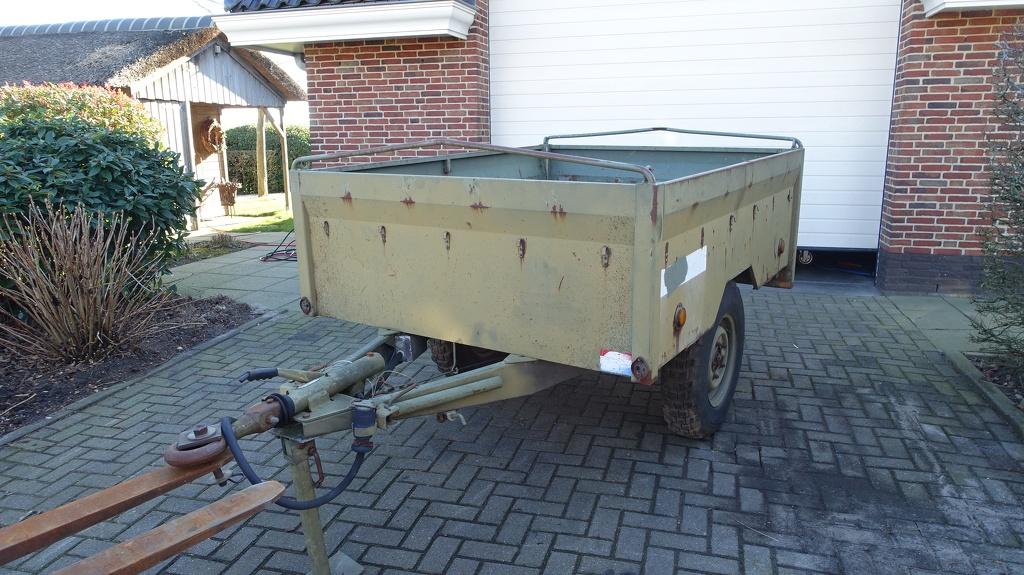 Saris Aanhanger ex leger met kenteken