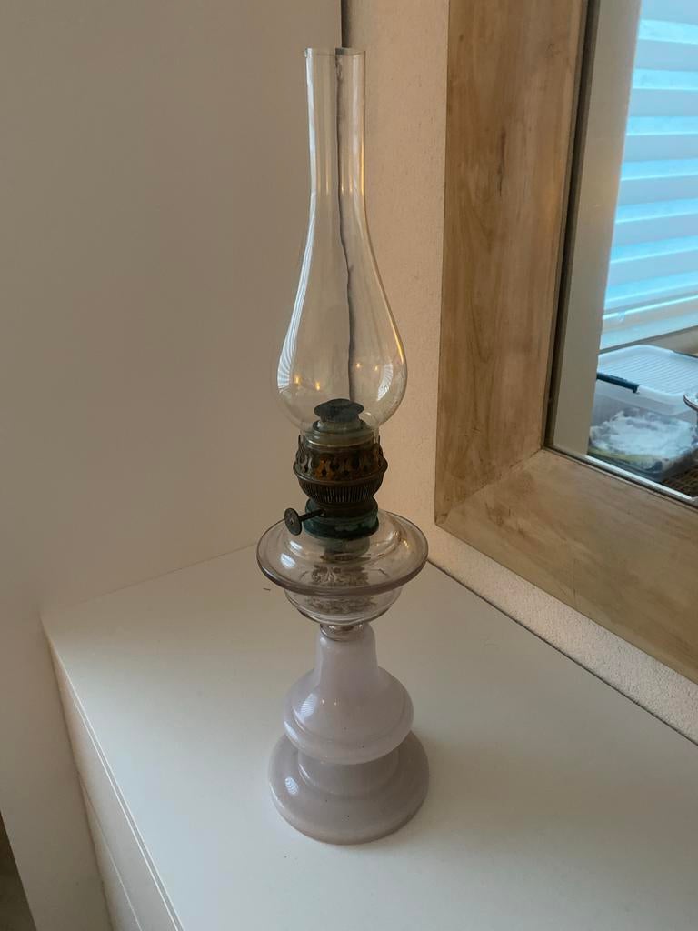 Antieke olielamp met glazen kap, Antiek en Kunst, Antiek | Lampen, Ophalen