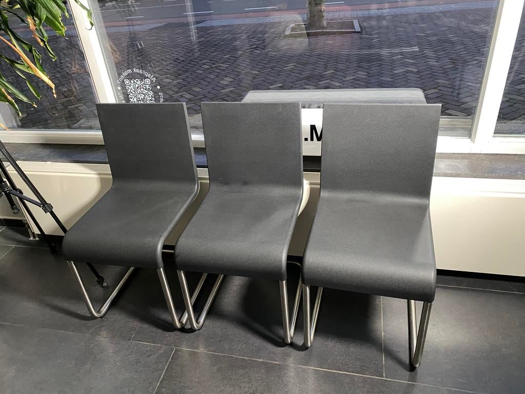Vitra .05 stoelen prijs per stuk, Ophalen, Zo goed als nieuw, Zwart, Vijf, Zes of meer stoelen