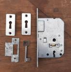 Nemef Kastslot Gelakte Voorplaat met Sluitplaat en 1 Sleutel, Ophalen, Zo goed als nieuw