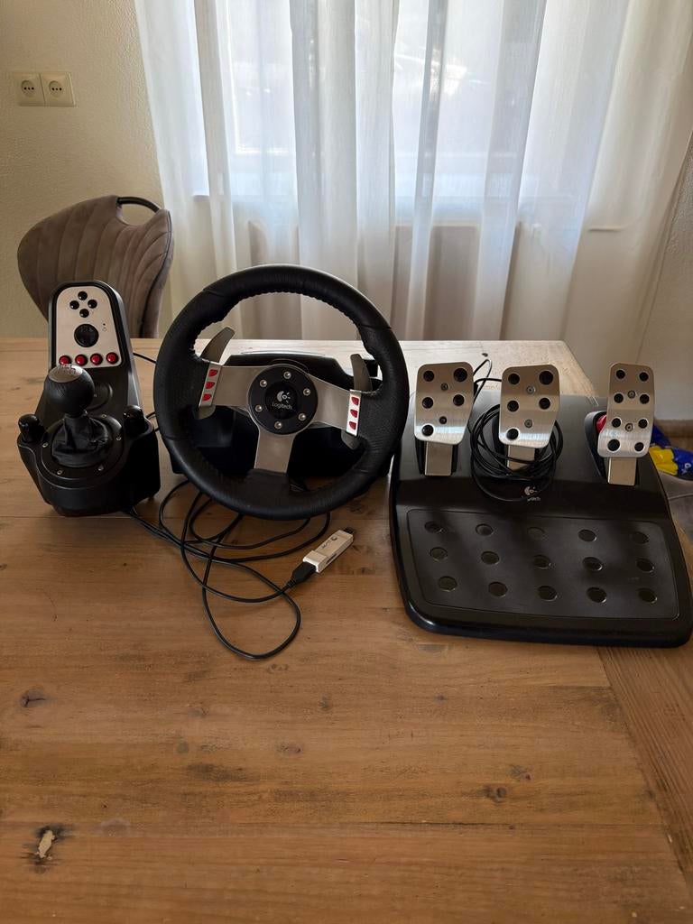 Logitech G27 Driving Force Racing Wheel met Shifter en Pedal, Spelcomputers en Games, Ophalen, Overige merken, Gebruikt