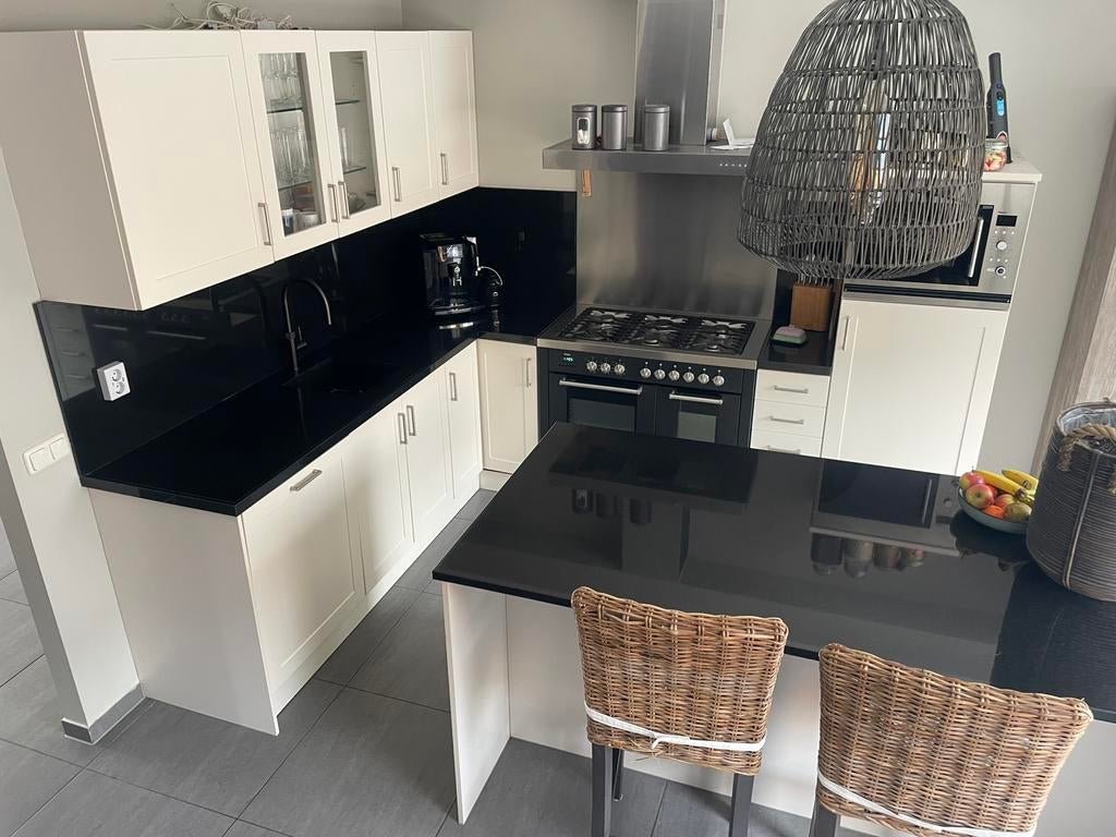 Keuken met granieten blad, Ophalen, Zo goed als nieuw, Graniet of Steen, Hoekkeuken