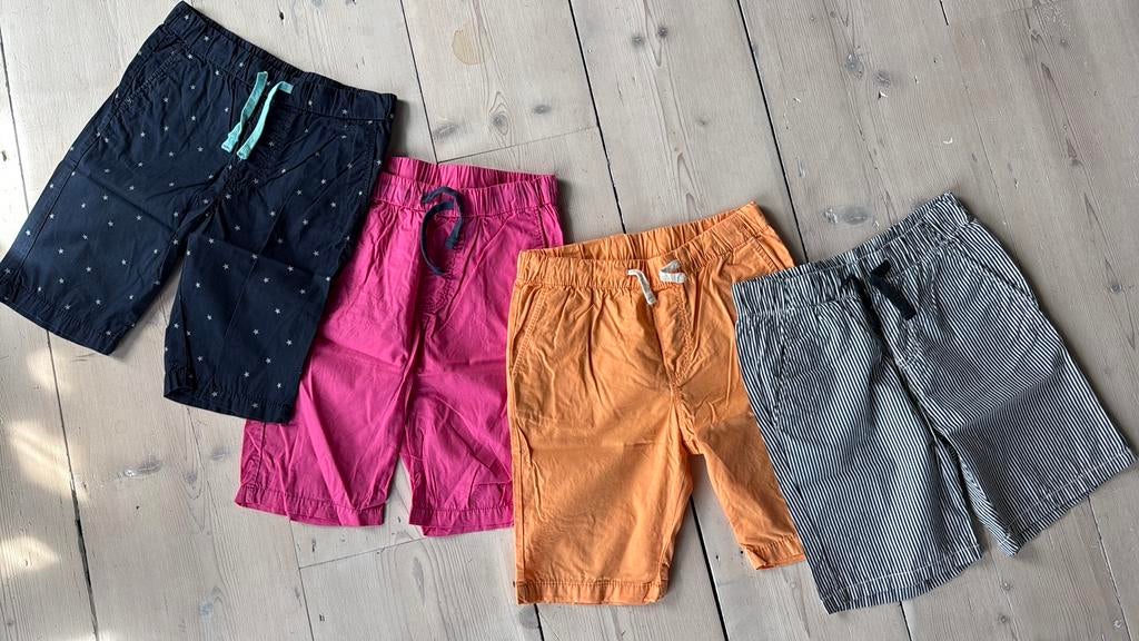 Super leuke set van vier shorts/korte broeken H&M size 140, Broek, H&M, Ophalen of Verzenden, Zo goed als nieuw