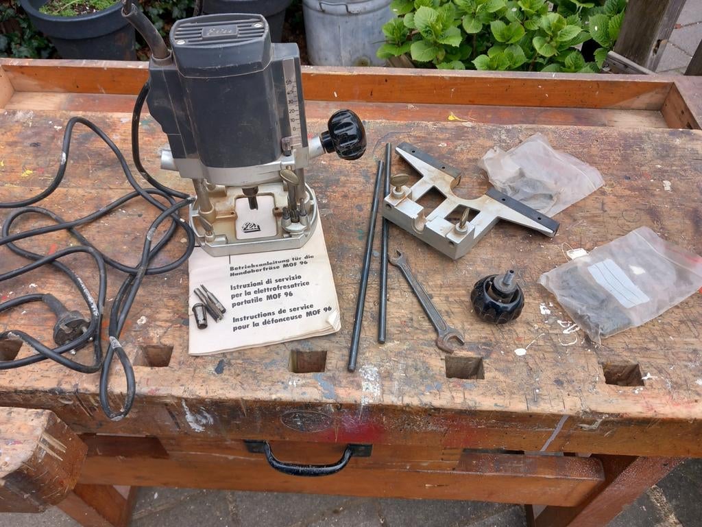 Elu MOF 96 Bovenfrees met accessoires, Doe-het-zelf en Verbouw, Ophalen, Gebruikt, Bovenfrees, Elu