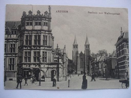 P223 Arnhem - Stadhuis en Walburgstraat - 1911, Verzenden, Voor 1920, Ongelopen, Gelderland