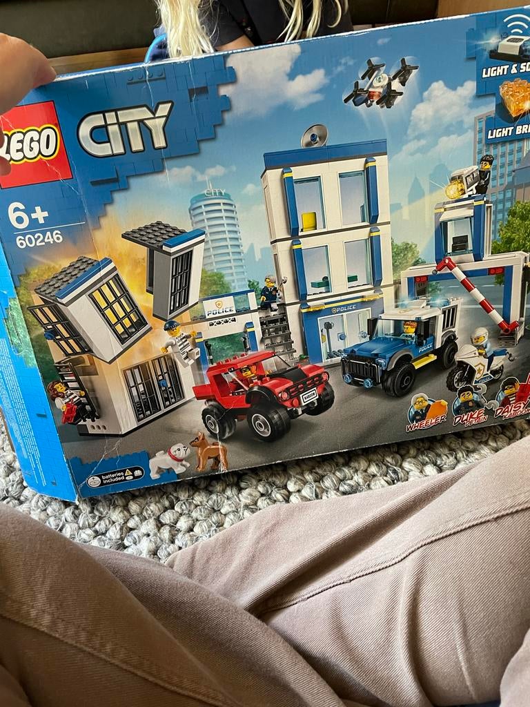 Lego City politiebureau 60246, Ophalen of Verzenden, Gebruikt, Complete set, Lego